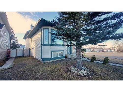 112 Covewood Close Ne, Calgary, AB - Outdoor