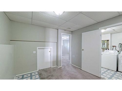 112 Covewood Close Ne, Calgary, AB - Indoor Photo Showing Laundry Room