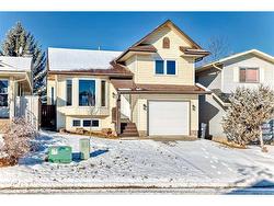 11 Cedargrove Way SW Calgary, AB T2W 4V1