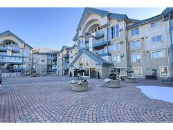 211-7239 Sierra Morena Boulevard SW Calgary, AB T3H 3L7