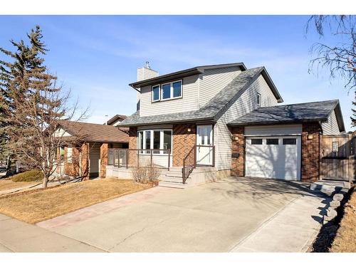 112 Beaconsfield Way Nw, Calgary, AB - Outdoor With Facade