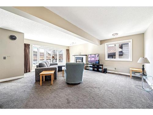 112 Beaconsfield Way Nw, Calgary, AB - Indoor