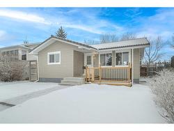 477 72 Avenue NE Calgary, AB T2K 5H8