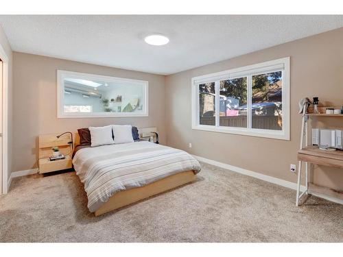 3343 Barrett Place Nw, Calgary, AB - Indoor Photo Showing Bedroom