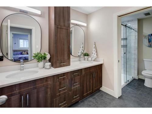 3343 Barrett Place Nw, Calgary, AB - Indoor Photo Showing Bathroom