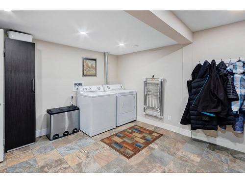 3343 Barrett Place Nw, Calgary, AB - Indoor Photo Showing Laundry Room