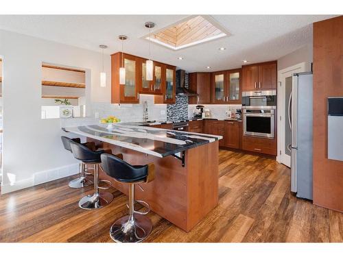 3343 Barrett Place Nw, Calgary, AB - Indoor Photo Showing Kitchen