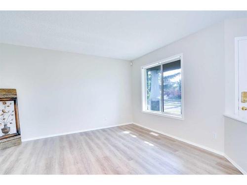 21 Panorama Hills Way Nw, Calgary, AB - Indoor Photo Showing Other Room