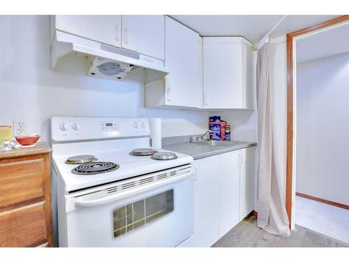 21 Panorama Hills Way Nw, Calgary, AB - Indoor Photo Showing Kitchen