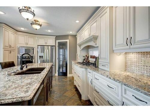 5003 Norris Road Nw, Calgary, AB - Indoor Photo Showing Kitchen With Double Sink With Upgraded Kitchen