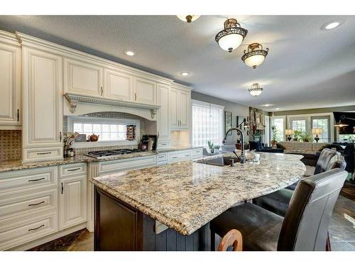 5003 Norris Road Nw, Calgary, AB - Indoor Photo Showing Kitchen With Upgraded Kitchen