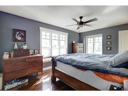 5003 Norris Road Nw, Calgary, AB - Indoor Photo Showing Bedroom