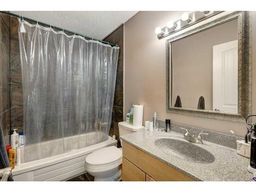 5003 Norris Road Nw, Calgary, AB - Indoor Photo Showing Bathroom