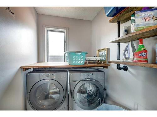 5003 Norris Road Nw, Calgary, AB - Indoor Photo Showing Laundry Room