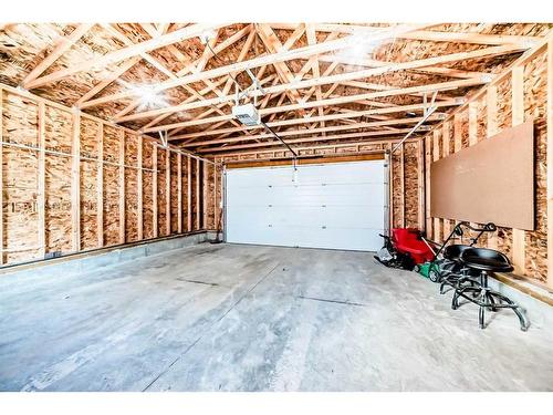 330 Everglen Rise Sw, Calgary, AB - Indoor Photo Showing Garage