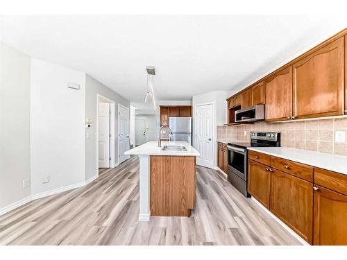 330 Everglen Rise Sw, Calgary, AB - Indoor Photo Showing Kitchen