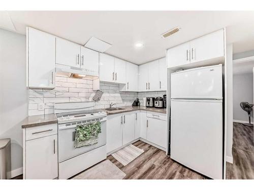 431 Malvern Close Ne, Calgary, AB - Indoor Photo Showing Kitchen