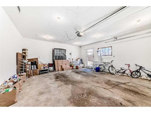 431 Malvern Close Ne, Calgary, AB - Indoor Photo Showing Garage