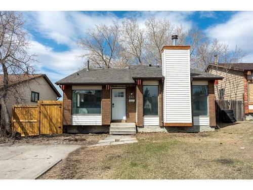 343 Ranchview Mews Nw, Calgary, AB - Outdoor With Facade