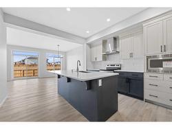 313 Corner Glen Way NE Calgary, AB T3N 1V5