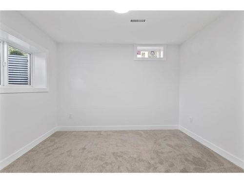 11120 Braeside Drive Sw, Calgary, AB - Indoor Photo Showing Other Room