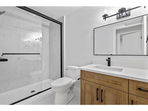 11120 Braeside Drive Sw, Calgary, AB - Indoor Photo Showing Bathroom