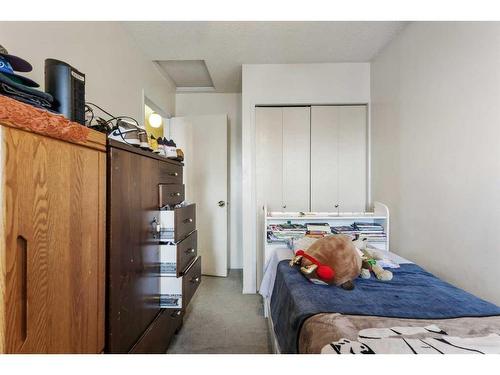 44 Whitworth Way Ne, Calgary, AB - Indoor Photo Showing Bedroom