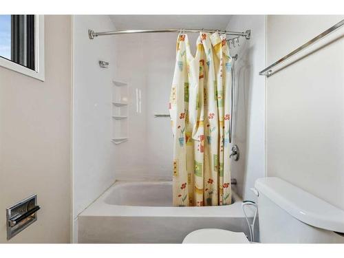 44 Whitworth Way Ne, Calgary, AB - Indoor Photo Showing Bathroom