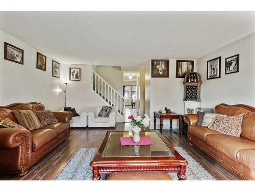 44 Whitworth Way Ne, Calgary, AB - Indoor Photo Showing Living Room