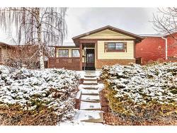 128 Castledale Crescent NE Calgary, AB T3J 1X4