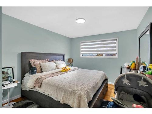 2339 Vista Crescent Ne, Calgary, AB - Indoor Photo Showing Bedroom