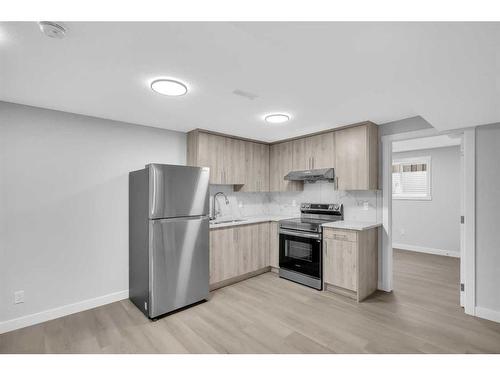 2339 Vista Crescent Ne, Calgary, AB - Indoor Photo Showing Kitchen