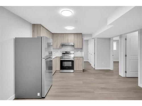 2339 Vista Crescent Ne, Calgary, AB - Indoor Photo Showing Kitchen