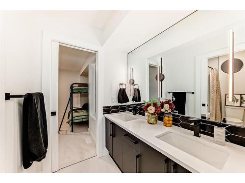 2116 Victoria Crescent Nw, Calgary, AB - Indoor Photo Showing Bathroom