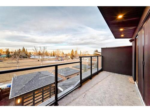 2116 Victoria Crescent Nw, Calgary, AB - Outdoor With Exterior