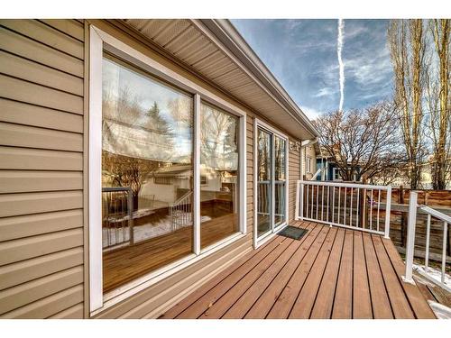 530 9 Avenue Ne, Calgary, AB - Outdoor With Deck Patio Veranda With Exterior