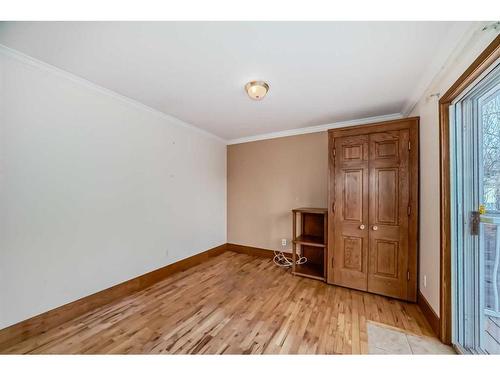 530 9 Avenue Ne, Calgary, AB - Indoor Photo Showing Other Room