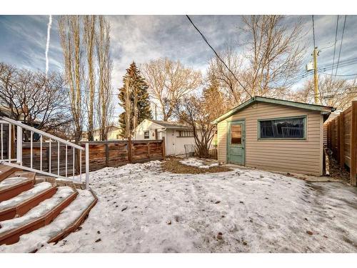 530 9 Avenue Ne, Calgary, AB - Outdoor