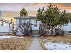 649 29 Avenue NW Calgary, AB T2M 2M8