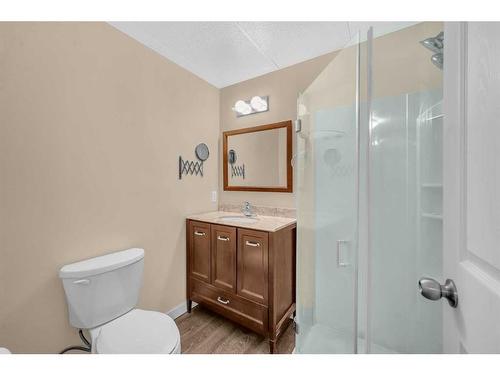 64 Hidden Way Nw, Calgary, AB - Indoor Photo Showing Bathroom