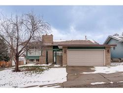 7 Lake Sundance Place SE Calgary, AB T2J 2S9