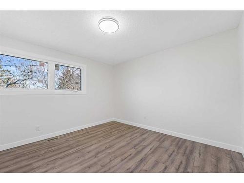 6701 29 Avenue Ne, Calgary, AB - Indoor Photo Showing Other Room