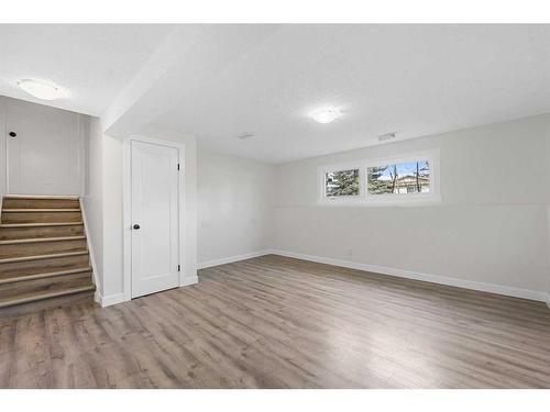 6701 29 Avenue Ne, Calgary, AB - Indoor Photo Showing Other Room