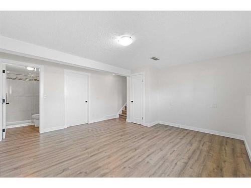 6701 29 Avenue Ne, Calgary, AB - Indoor Photo Showing Other Room