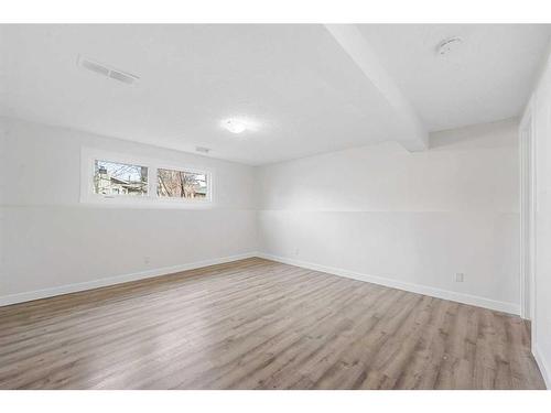 6701 29 Avenue Ne, Calgary, AB - Indoor Photo Showing Other Room