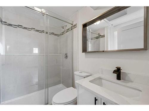 6701 29 Avenue Ne, Calgary, AB - Indoor Photo Showing Bathroom