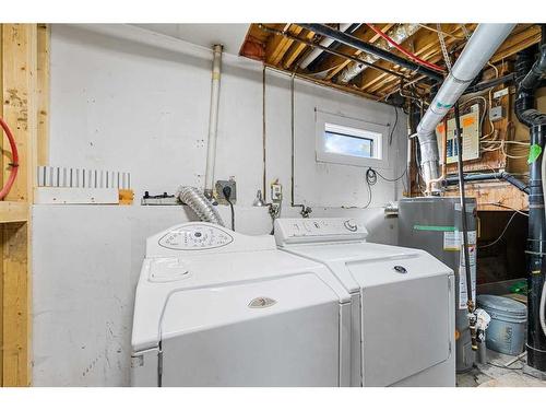 6701 29 Avenue Ne, Calgary, AB - Indoor Photo Showing Laundry Room