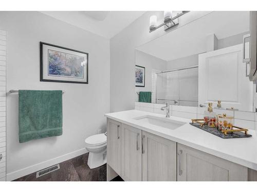 615 Sage Hill Grove Nw, Calgary, AB - Indoor Photo Showing Bathroom