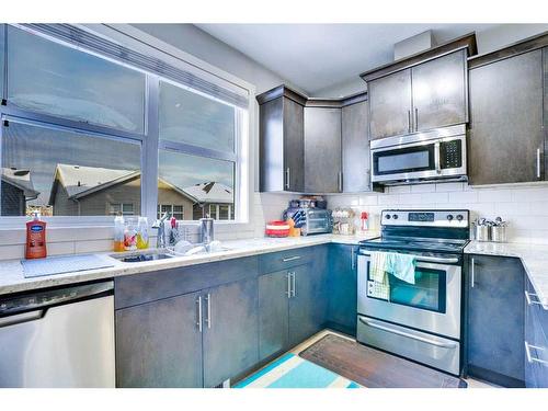 634 Redstone View Ne, Calgary, AB - Indoor Photo Showing Kitchen