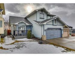 252 Douglas Woods Drive SE Calgary, AB T2Z 2E8